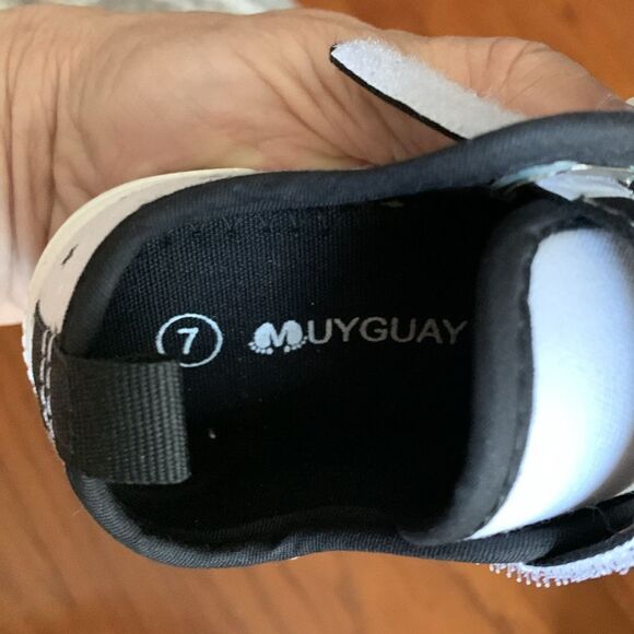 Toddler Size 7 Velcro low top canvas Sneakers perfect for July 4 pageant wear. - Picture 8 of 8